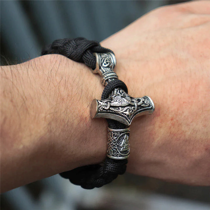 Paracord Bracelet Featuring Mjolnir