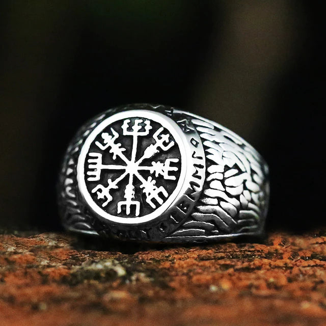 Viking Ring - Vegvisir Runes