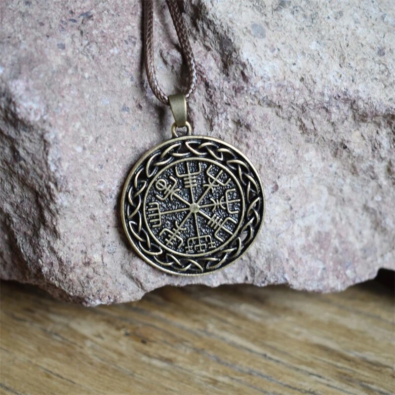 Viking Necklace - Vegvisir Knotted