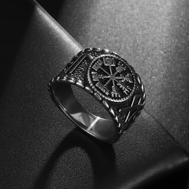 Viking Ring - Silver Hail Odin Vegvisir
