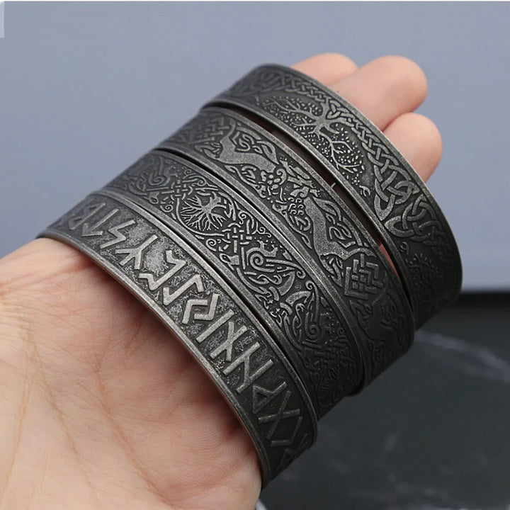 Viking Arm Ring - BLACK CELTIC KNOTS