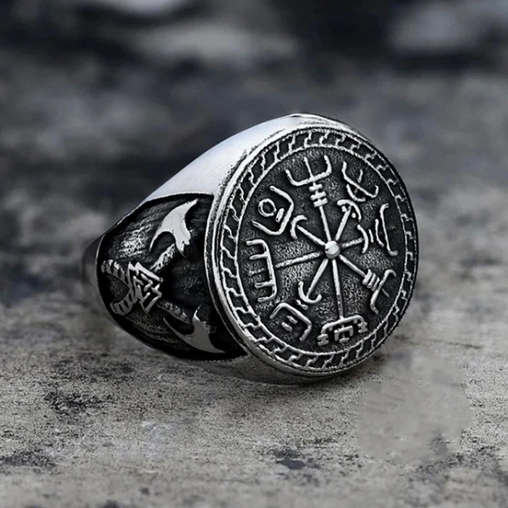 Viking Ring Vegvisir Axes