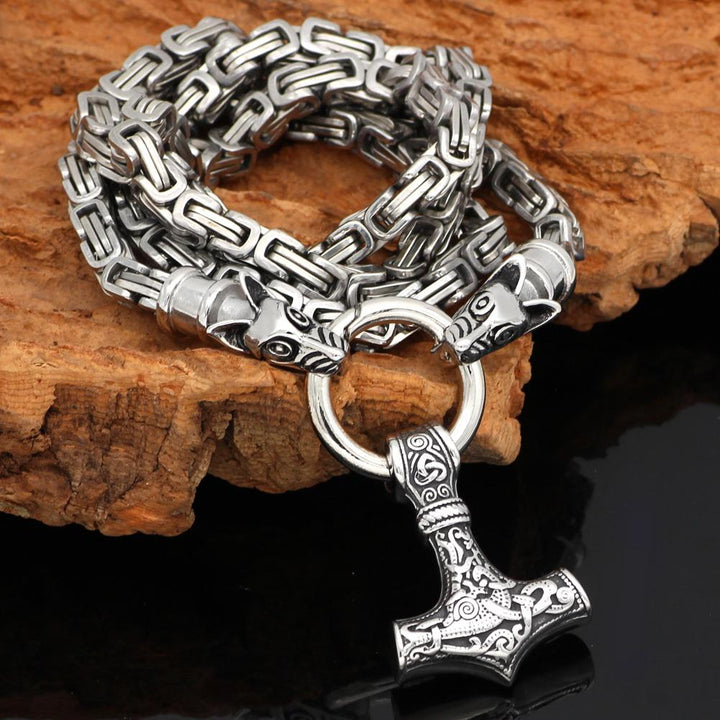 King Chain With Twin Wolves Holding Mjolnir Pendant