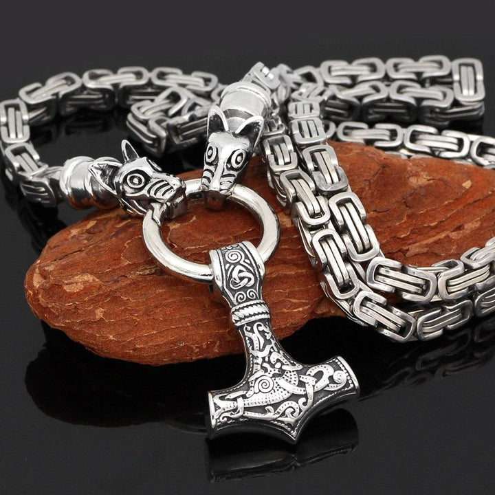 King Chain With Twin Wolves Holding Mjolnir Pendant