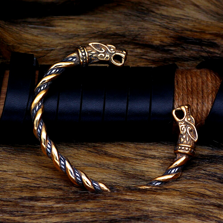 Viking Bracelet - Golden Nordic Wolf