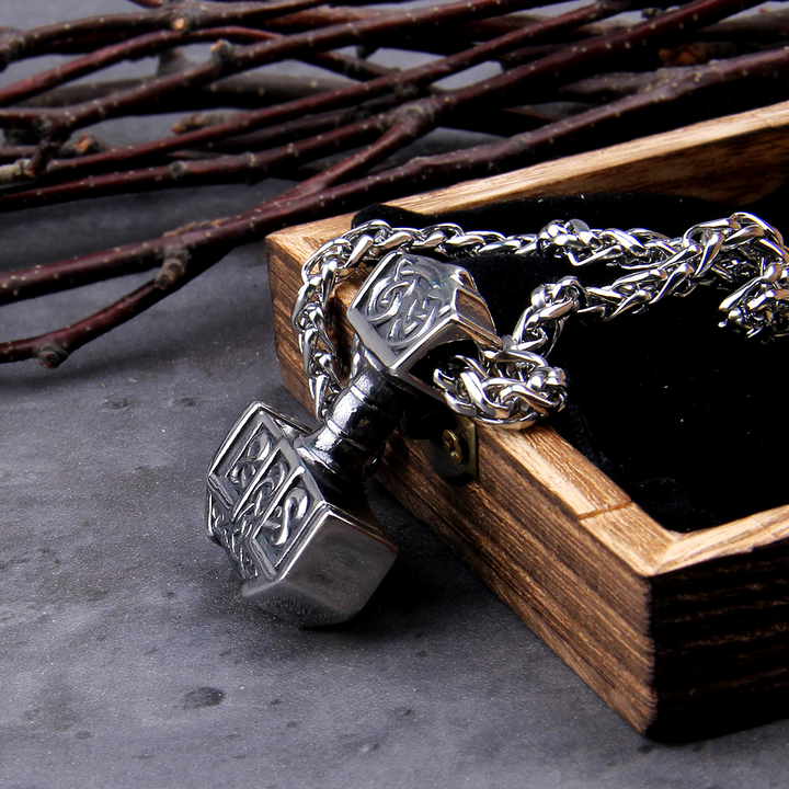 Thors Hammer Necklace - Knotted Pattern